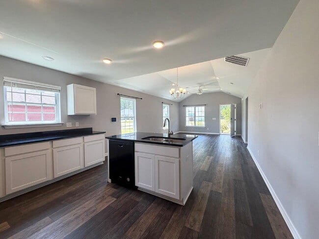 Photo - Charming House Located in Ridgeland