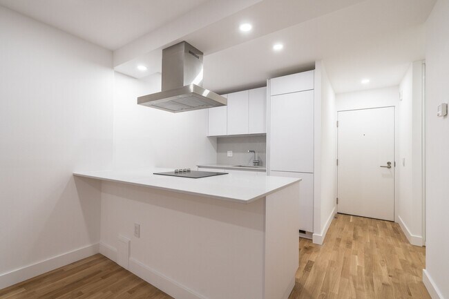 Photo - 230 Oak St Unit 411