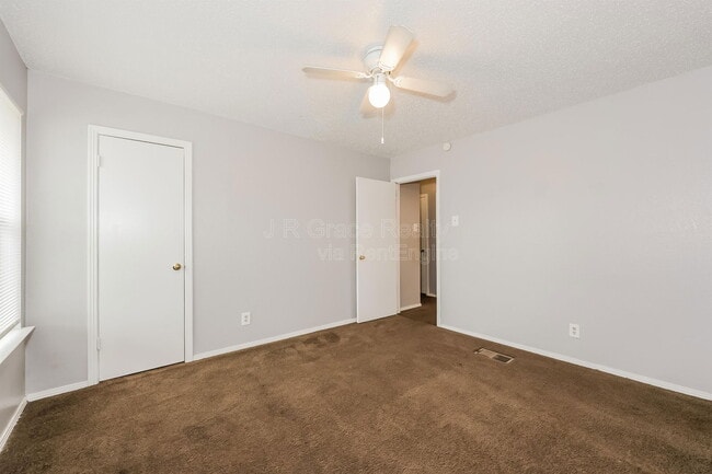 Photo - 5905 Shadydell Dr