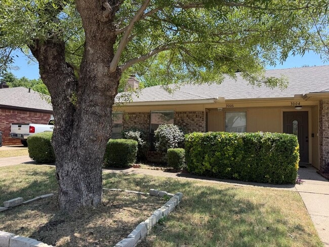 Building Photo - 3006 Post Oak Dr Unit 3006