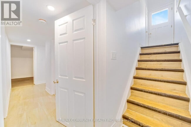 Photo - 40 Aspendale Dr
