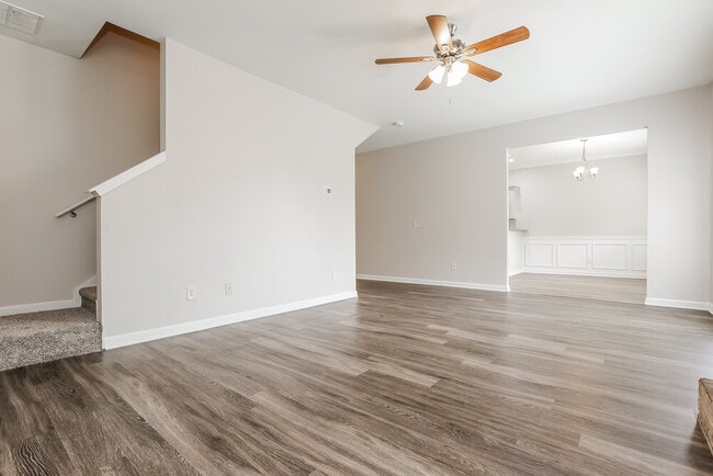 Photo - 326 Crescent Woode Dr