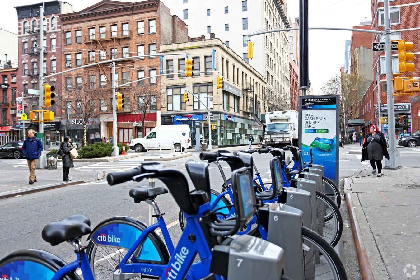 Photo - 357 W 17th St