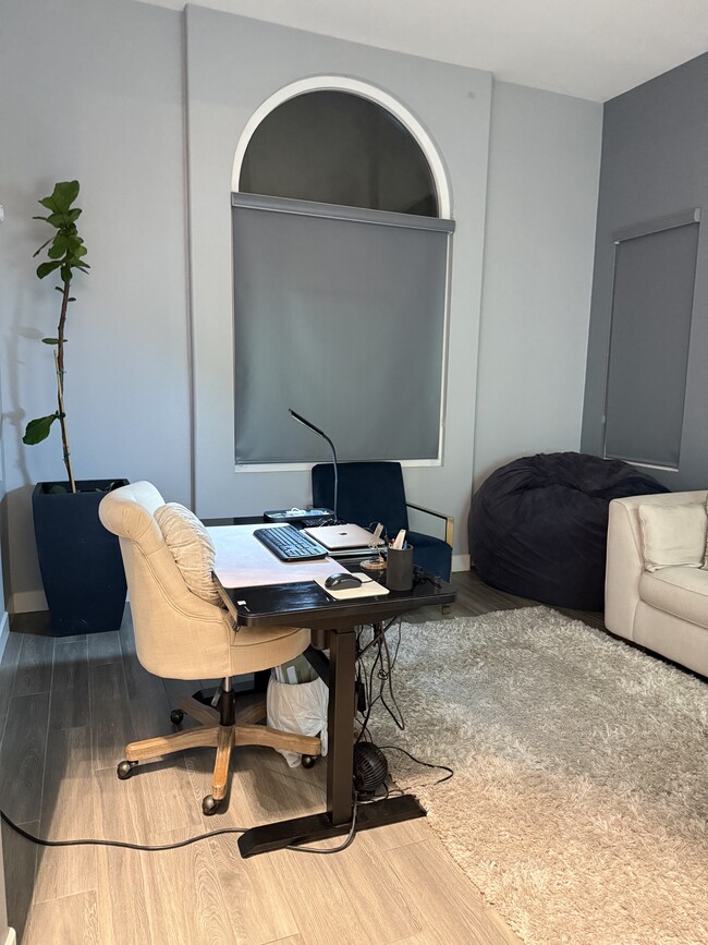 Office - 1035 Tesoro Ave