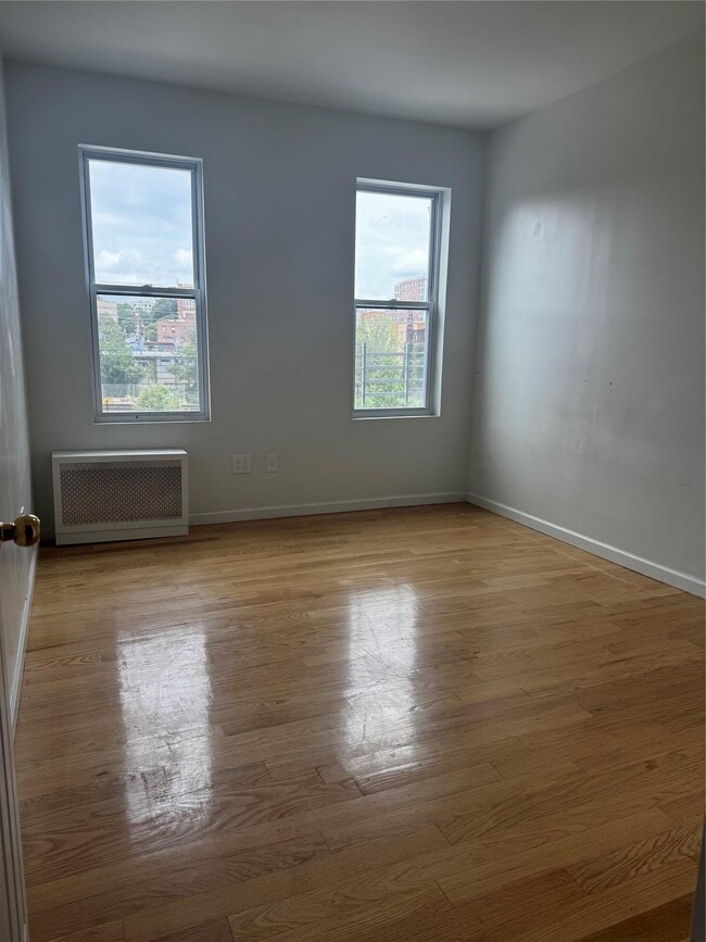 Building Photo - 1249 Bronx River Ave Unit 2R Rental