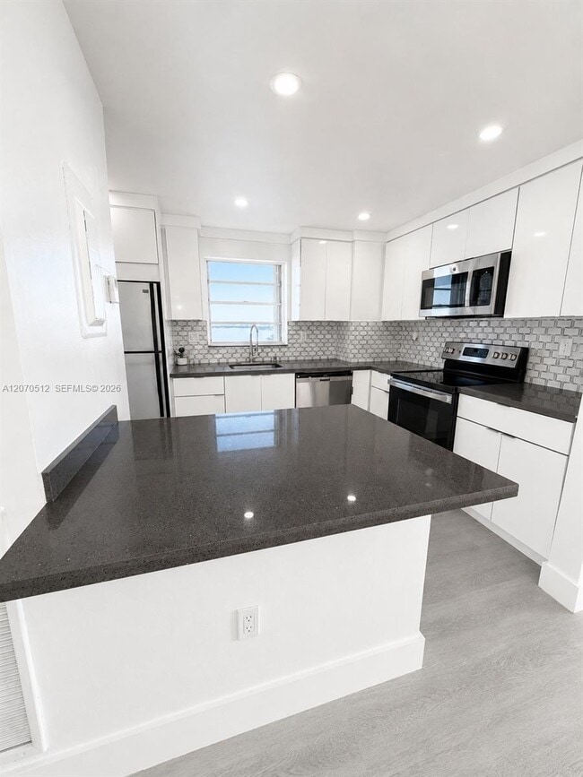 Photo - 1865 79th Street Causeway Unidad 12I
