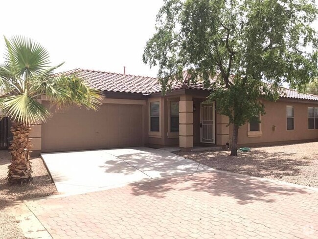 Building Photo - 3-bedroom, 2-bath on oversized lot Rental