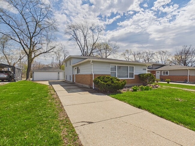 Building Photo - 209 Todd St