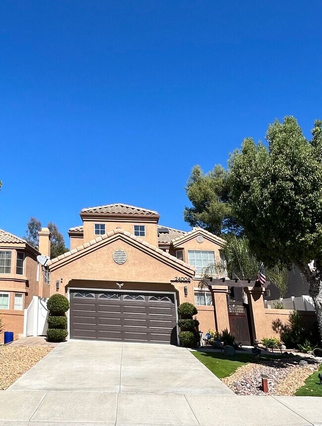 4 Bedroom 3 Bathroom Home w/ Loft! - 4 Bedroom 3 Bathroom Home w/ Loft!
