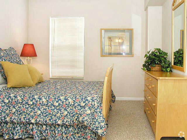 First Bedroom - Hillside Club Apartments