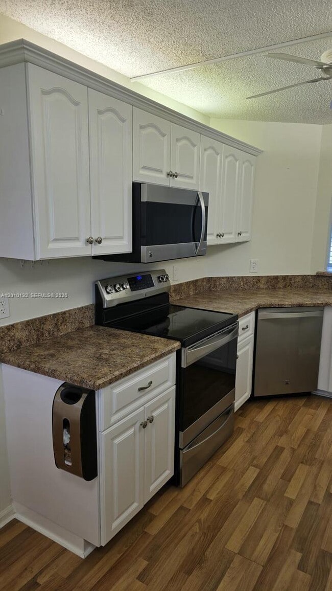 Building Photo - 23305 Barwood Ln N Unit 207