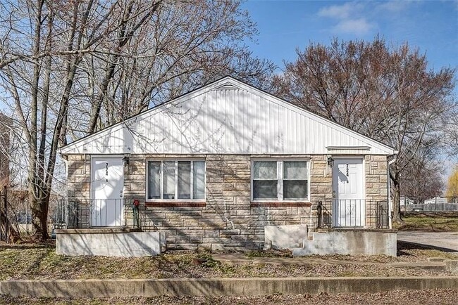 Building Photo - 724 N Noland Rd Rental