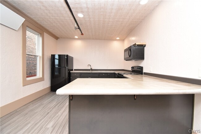 Photo - 152 Court St