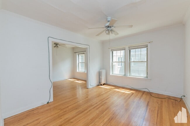 Photo - 1916 W Winona St Unit 1932-2