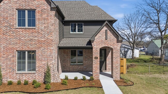 Photo - 316 E Elgin St