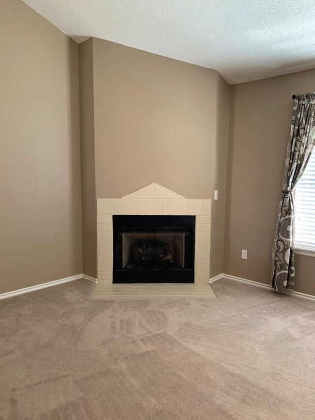 Photo - 1612 Cresent St