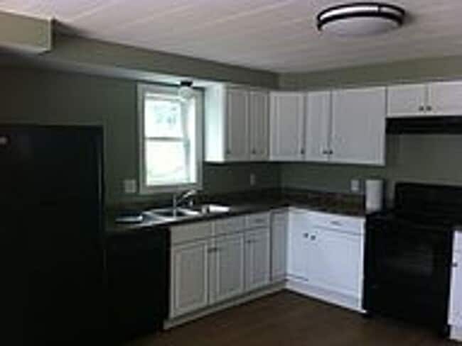 Building Photo - AVAILABLE JUNE - 3 Bed, 1 Bath Updated Home!