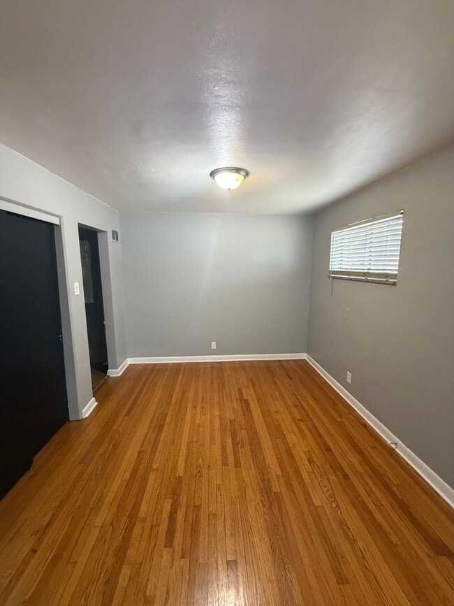 Photo - 1315 Mendell Dr