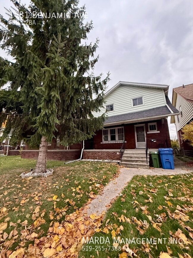 Building Photo - CHARMING 4+1 BED/2 BATH HOME - WALKERVILLE PLUS UTILITIES