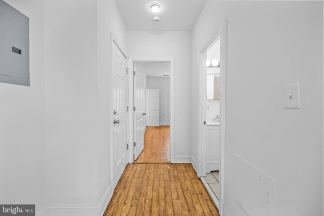 Building Photo - 1508 V St SE Unit 3