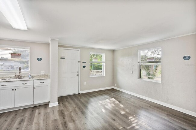 Photo - 814 Ferndell Rd