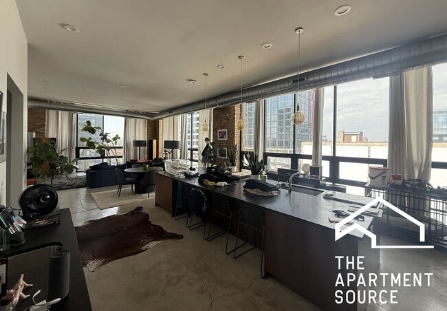 Building Photo - 175 N Ada St Unit 206