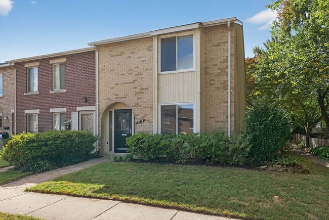 Photo - Charming End-Unit Townhome in Sought-After...