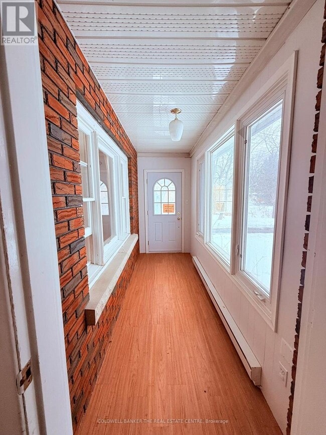 Photo - 19071 Leslie St