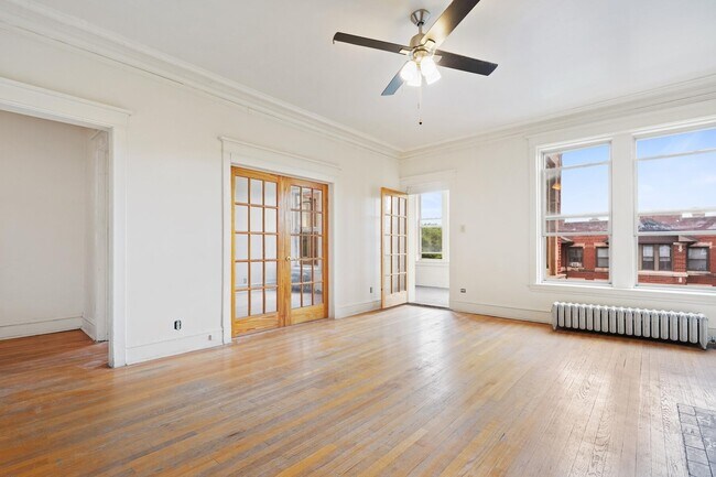 Photo - 5126 S Greenwood Ave Unit 1