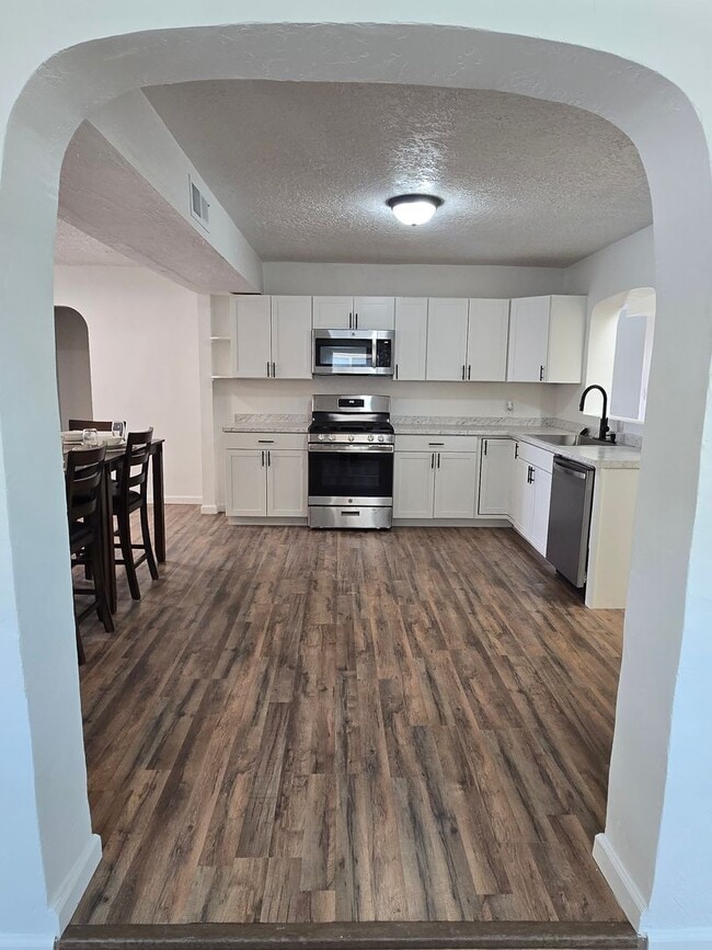Photo - Recently updated 4 bedroom 4 bathroom house in the UNM  North Campus area!