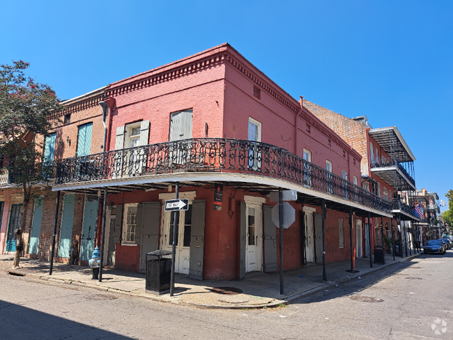 Building Photo - 945 Chartres St Rental