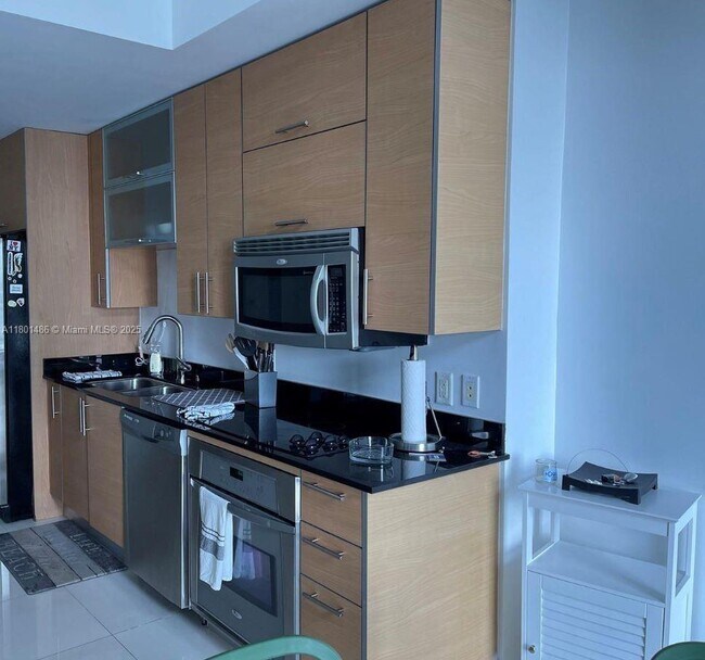 Photo - 60 SW 13th St Unidad 1604