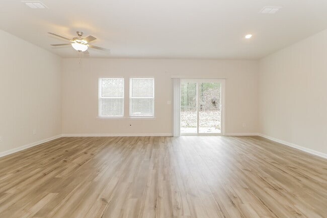 Photo - 1565 Villageside Ct