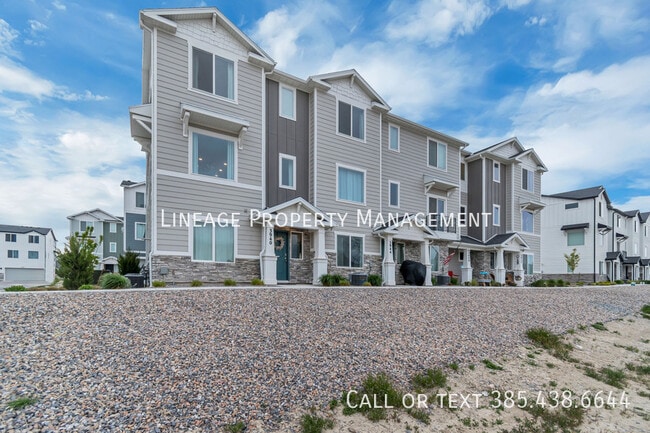 Building Photo - 3940 N Cougar Ln