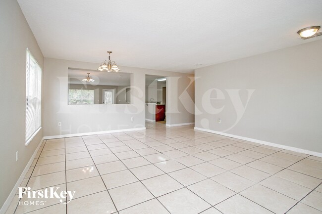 Photo - 1932 Michigan Ct