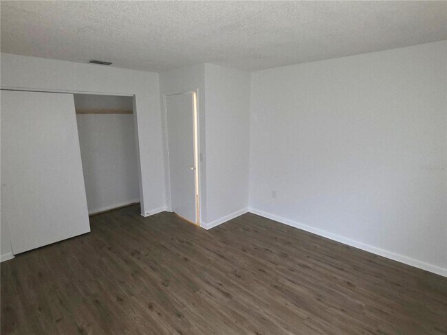 Photo - 210 Albee Rd W