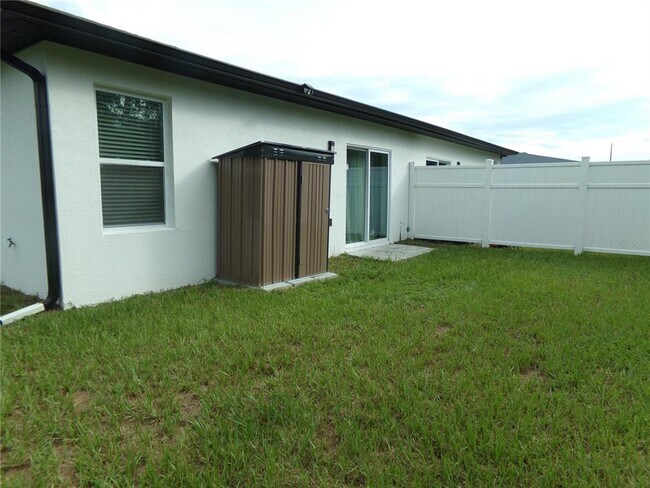Photo - 2262 Fernwood St