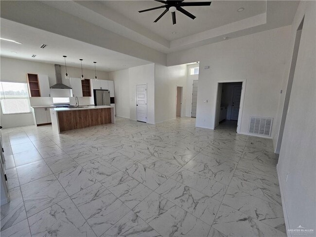 Photo - 8 N Revolution St