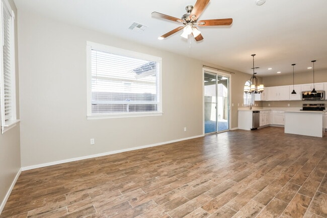 Photo - 1130 E Coppola St