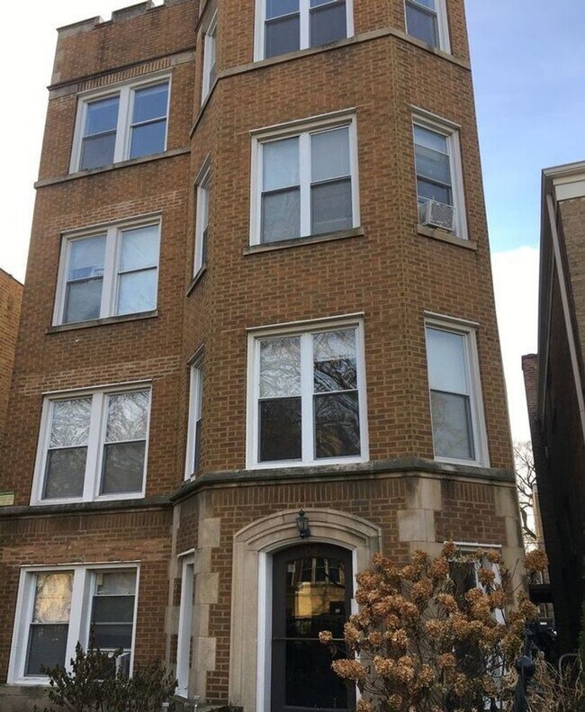 Photo - 1757 W North Shore Ave Condo