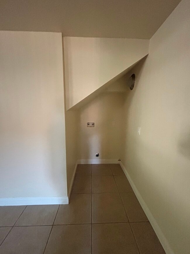 Photo - 148 E 84th Pl