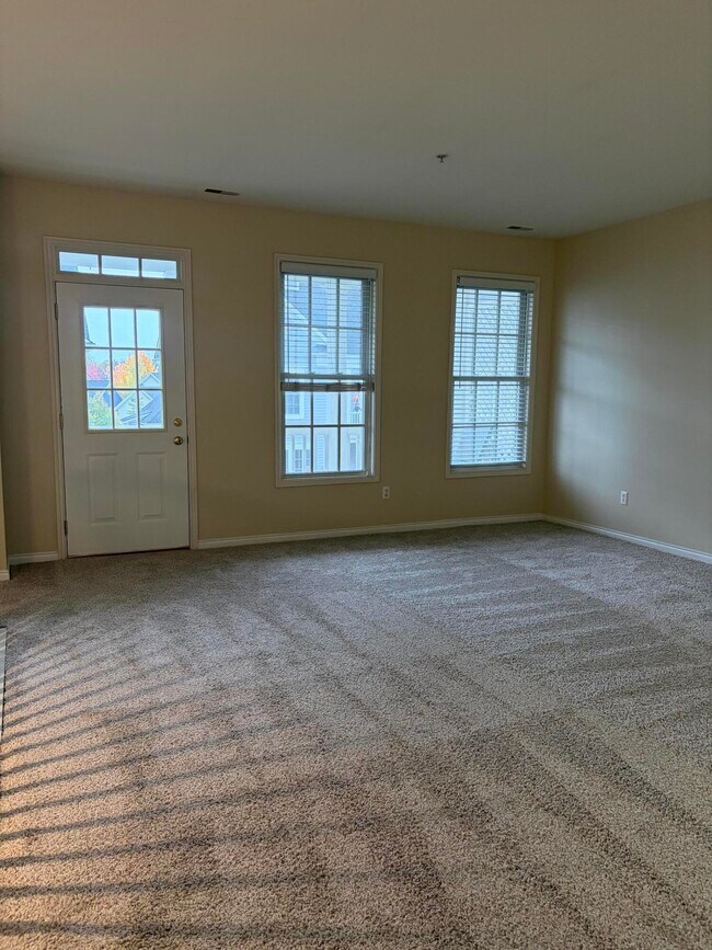 Photo - 534 Constitution St