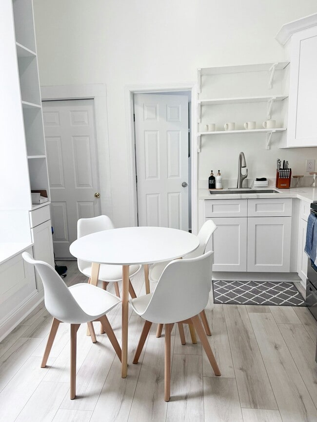 Photo - 2425 Freret St