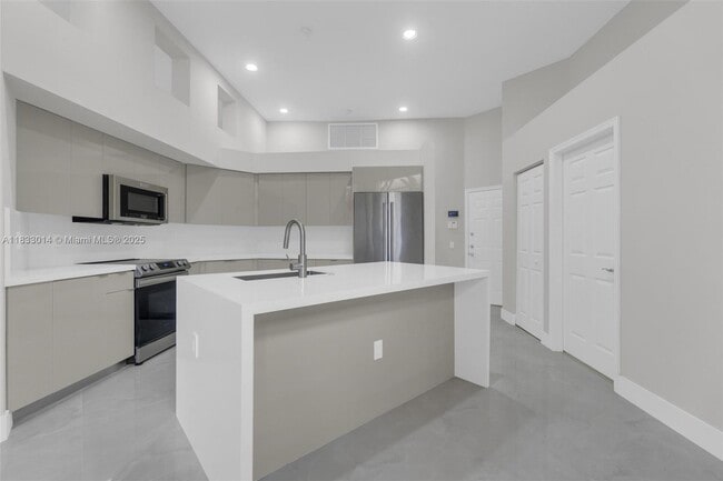 Photo - 2553 Bay Pointe Dr