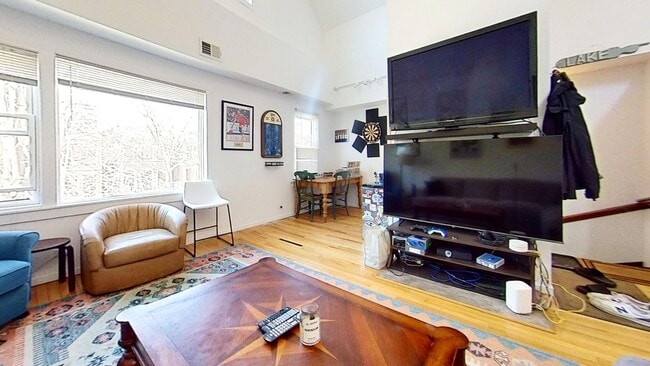 Building Photo - 2947 N Racine Ave Unit 2