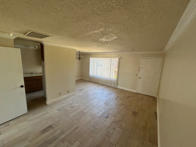 Photo - Spacious, open and updated 1 bedroom 1 bat... Unidad B
