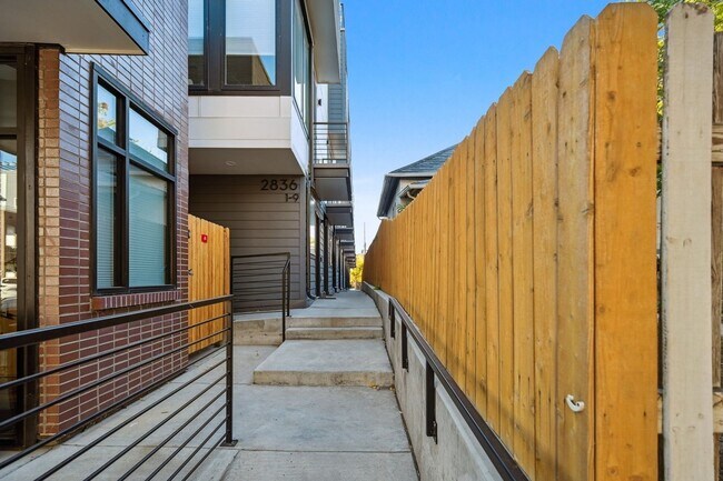 Photo - End Unit 2 Bedroom + office, 3 bathroom To...