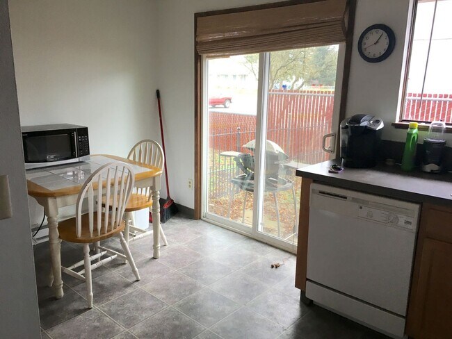 6217-6219 SE Woodstock Blvd