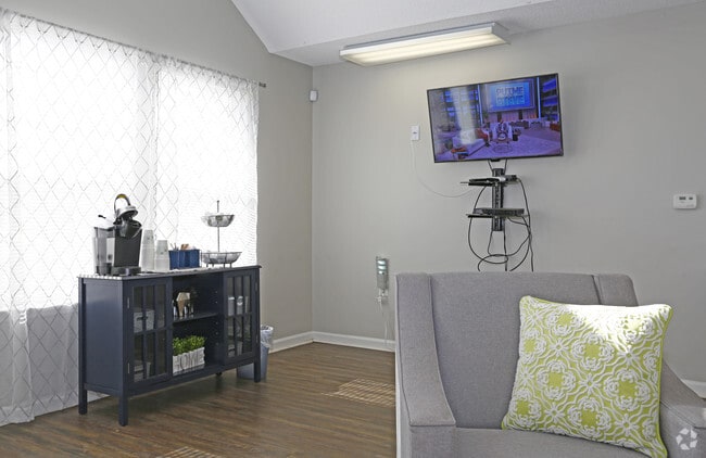 Salón del club - Cobblers Station