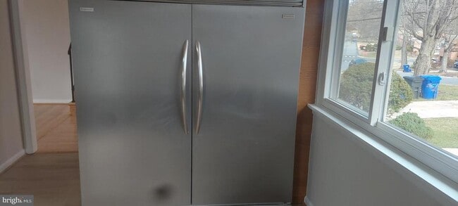 Building Photo - 9820 Inglemere Dr